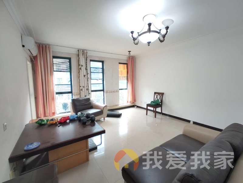 南昌我爱我家红谷春天花园 南北通透，采光好 中间楼层