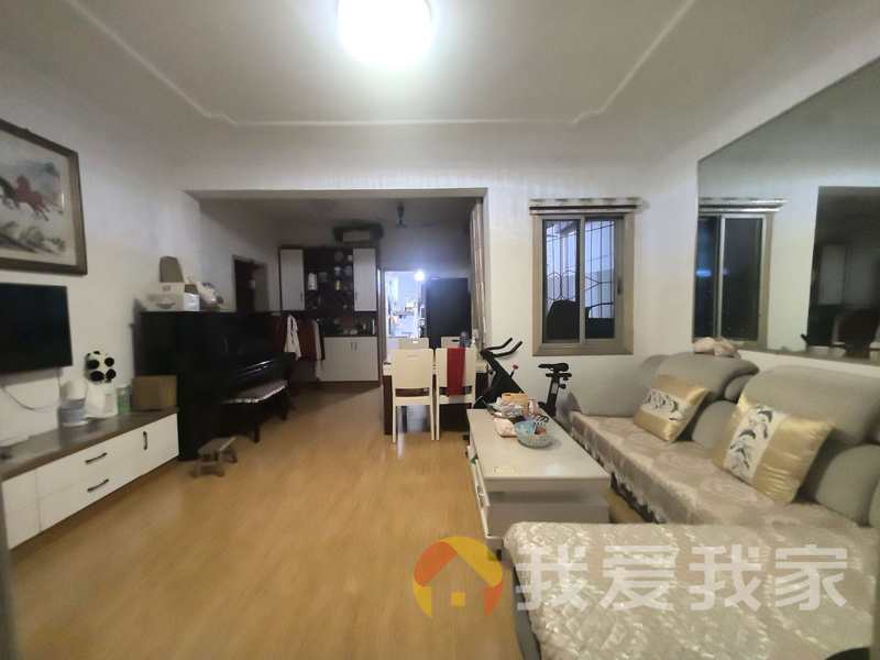 一纬路公安厅宿舍 南北通透，采光好 装修好，环镜优美 周边匹套完善，，出行方便