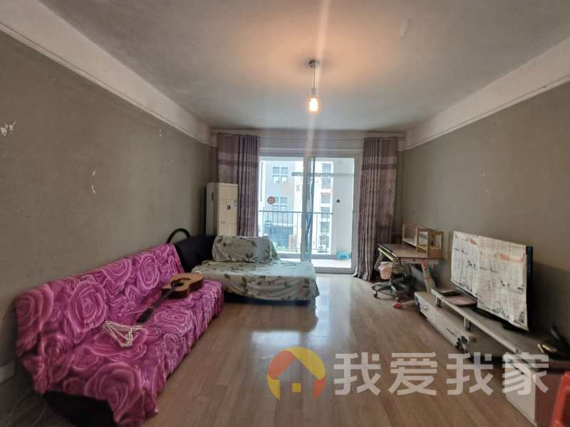 万科四季花城北区成果苑 南北通透，采光好 装修好，环镜优美 中间楼层