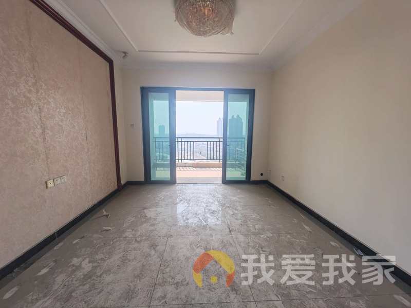 南昌我爱我家恒大绿洲御景苑二期 南北通透，采光好 装修好，环镜优美 近地铁 中间楼层