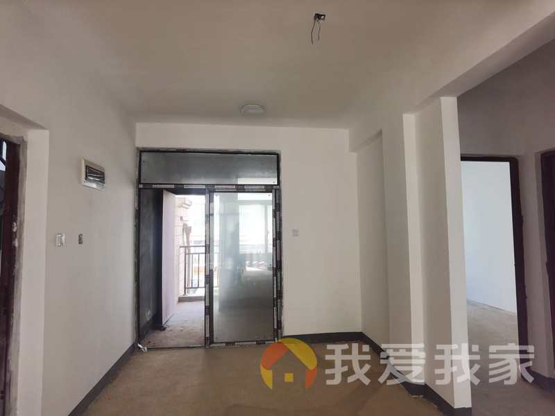 长春华苑 南北通透，采光好 视野好，诚心出售