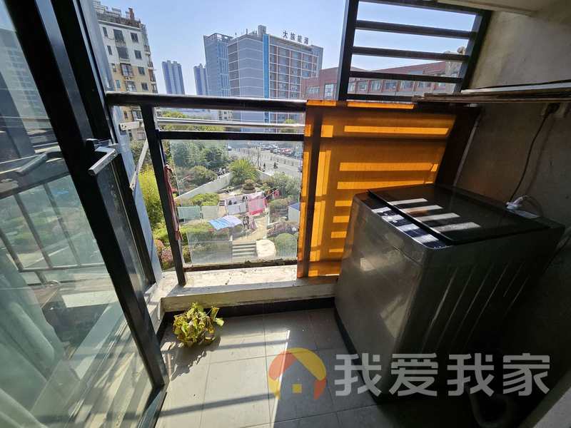 南昌我爱我家万科蚂蚁工房 南北通透，采光好 装修好，环镜优美 周边匹套完善，，出行方便