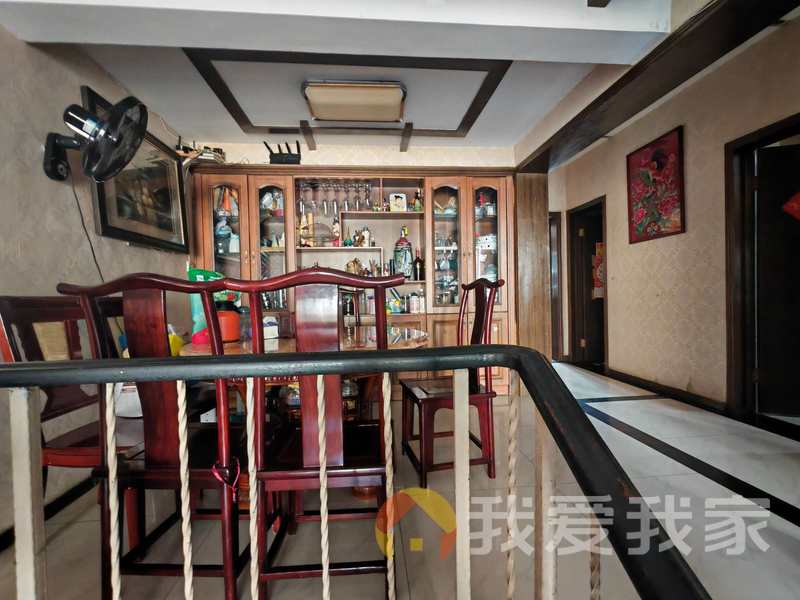 锦和嘉园 南北通透，采光好 装修好，环镜优美 近地铁 视野好，诚心出售