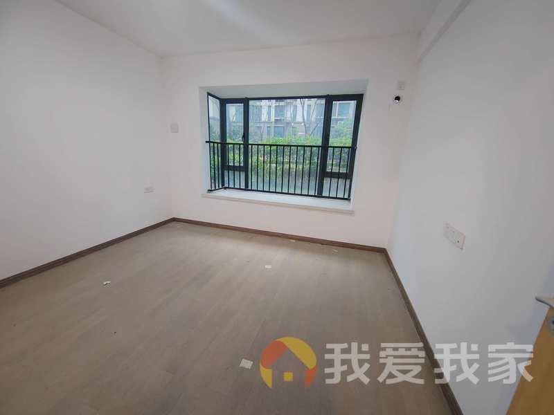 南昌我爱我家力高雍湖国际 南北通透，采光好 装修好，环镜优美 近地铁 周边匹套完善，，出行方便