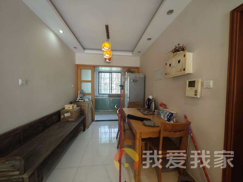 九里象湖城水晶岛 南北通透，采光好 装修好，环镜优美 中间楼层