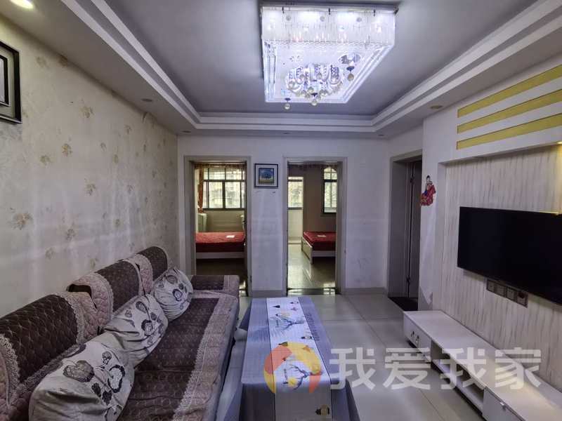 利中小区 南北通透，采光好 装修好，环镜优美 中间楼层