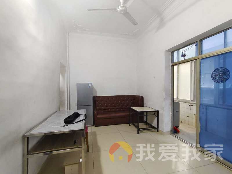 北京东路138号洪钢宿舍 南北通透，采光好 装修好，环镜优美 近地铁 视野好，诚心出售