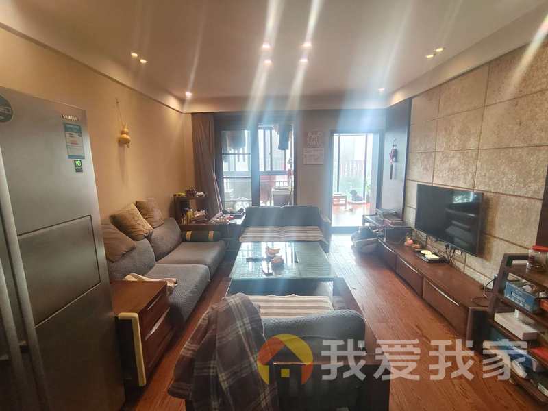 南昌我爱我家红谷凯旋 南北通透，采光好 装修好，环镜优美 近地铁 周边匹套完善，，出行方便