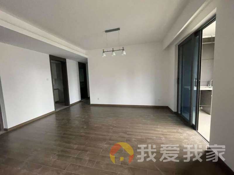 南昌我爱我家新力江悦精装三房，横厅大阳台，外国语书包，楼层采光好，诚心售
