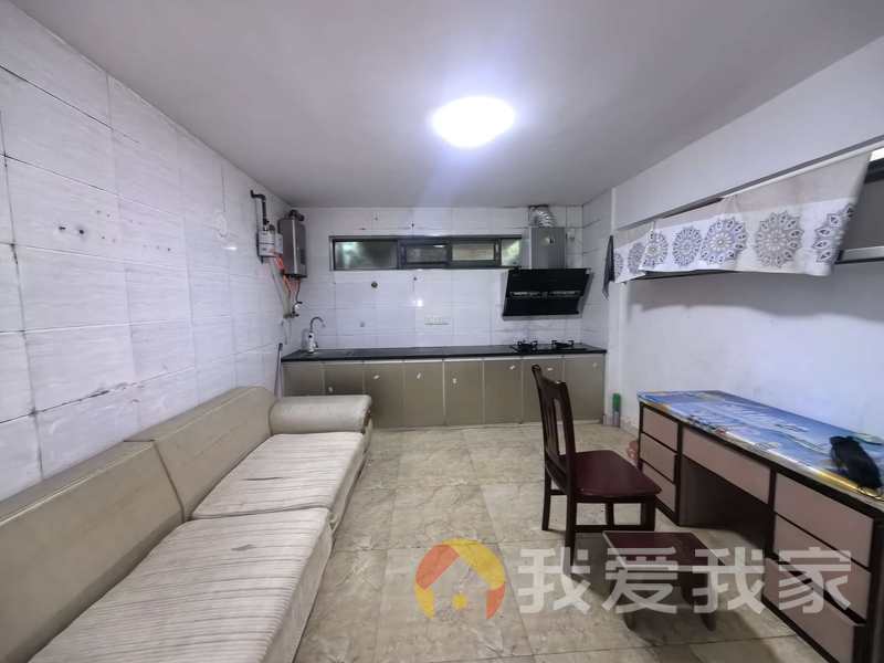 南昌我爱我家证满五年、精装、空间利用大，阳光充足，空拎包入住。