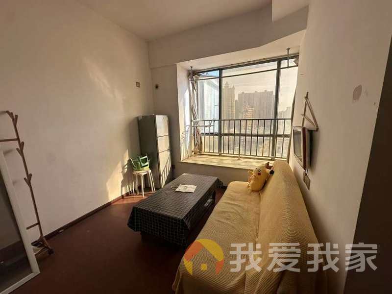 南昌我爱我家抚生路388号国金滨江 南北通透，采光好 装修好，环镜优美 中间楼层