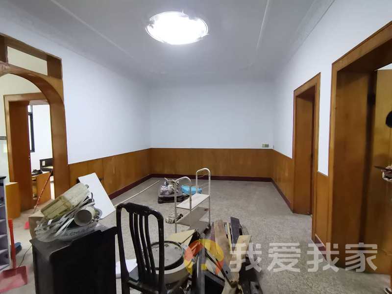 莲水巷住宅区 南北通透，采光好 装修好，环镜优美 近地铁 视野好，诚心出售