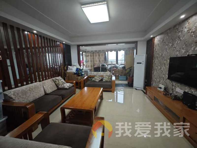 南昌我爱我家联泰香域尚城 南北通透，采光好 装修好，环镜优美 近地铁 中间楼层