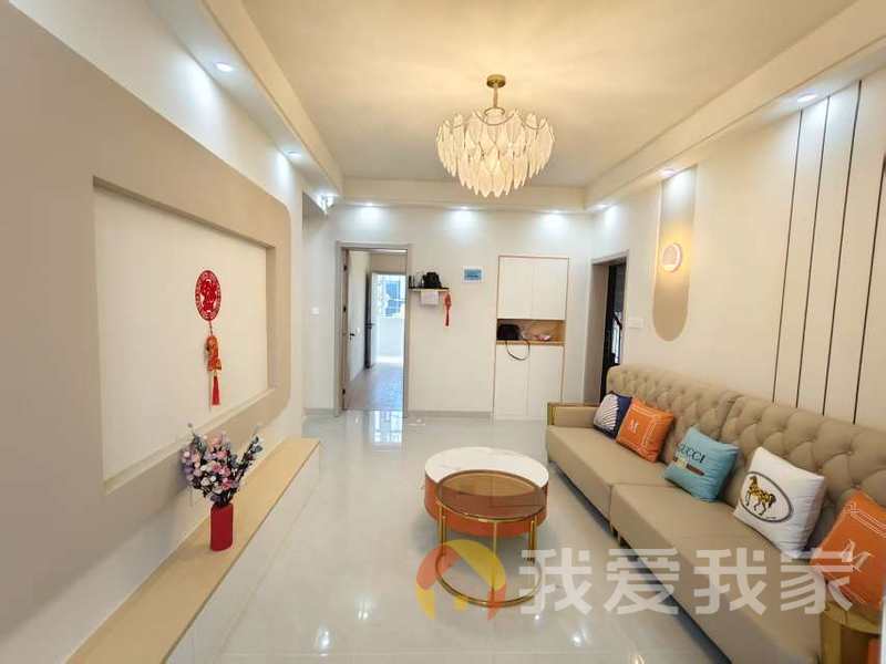 南京西路330号中级法院宿舍 南北通透，采光好 装修好，环镜优美 视野好，诚心出售