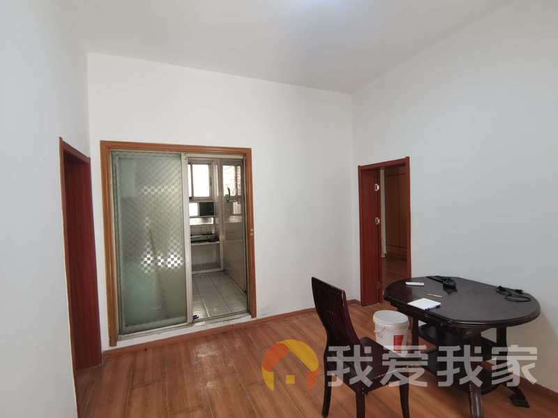 北京东路138号洪钢宿舍 南北通透，采光好 装修好，环镜优美 近地铁 视野好，诚心出租