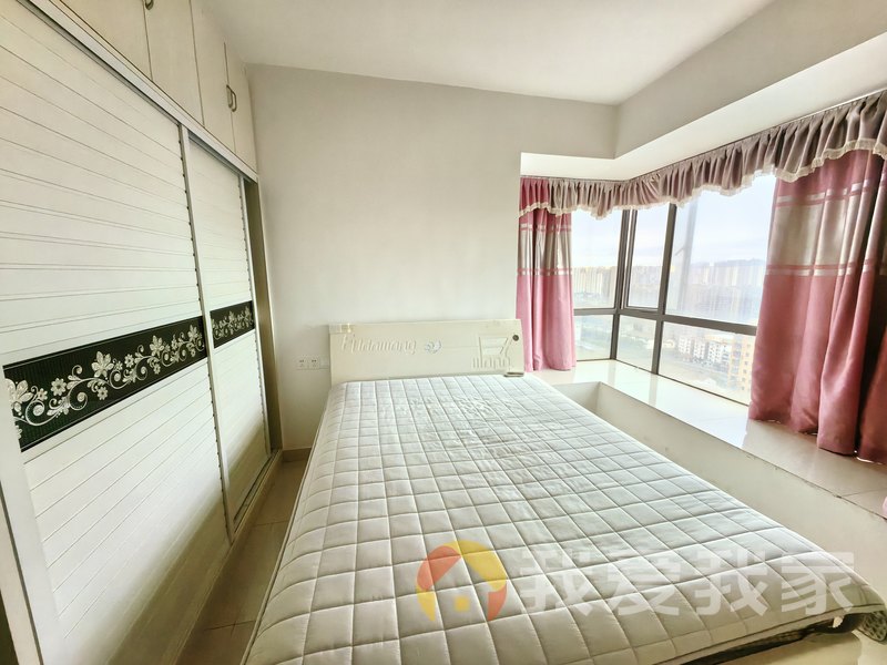 壹品中央 南北通透，采光好 装修好，环镜优美 近地铁 视野好，诚心出租