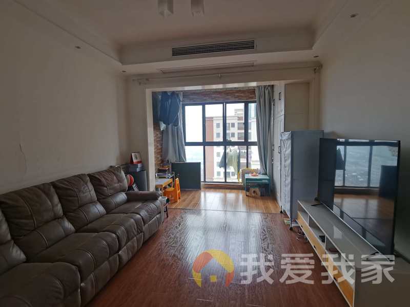 南昌我爱我家中央香榭花园二期 南北通透，采光好 装修好，环镜优美 视野好，诚心出售