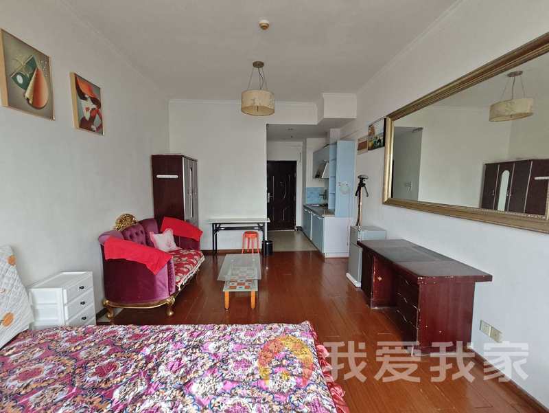 铂金特区 南北通透，采光好 装修好，环镜优美 周边匹套完善，，出行方便