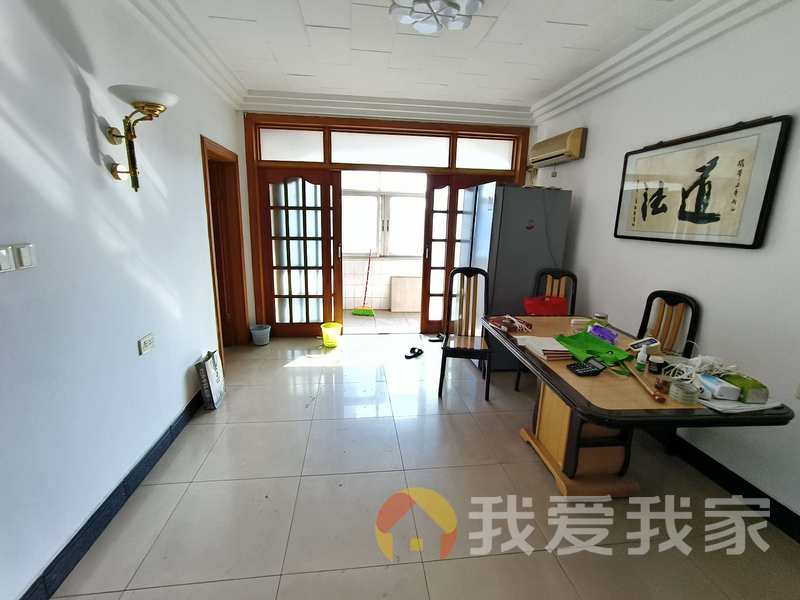 湖滨花苑 南北通透，采光好 视野好，诚心出售