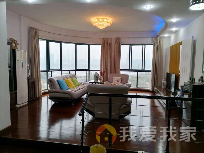 蓝湾半岛 南北通透，采光好 装修好，环镜优美 近地铁 视野好，诚心出售