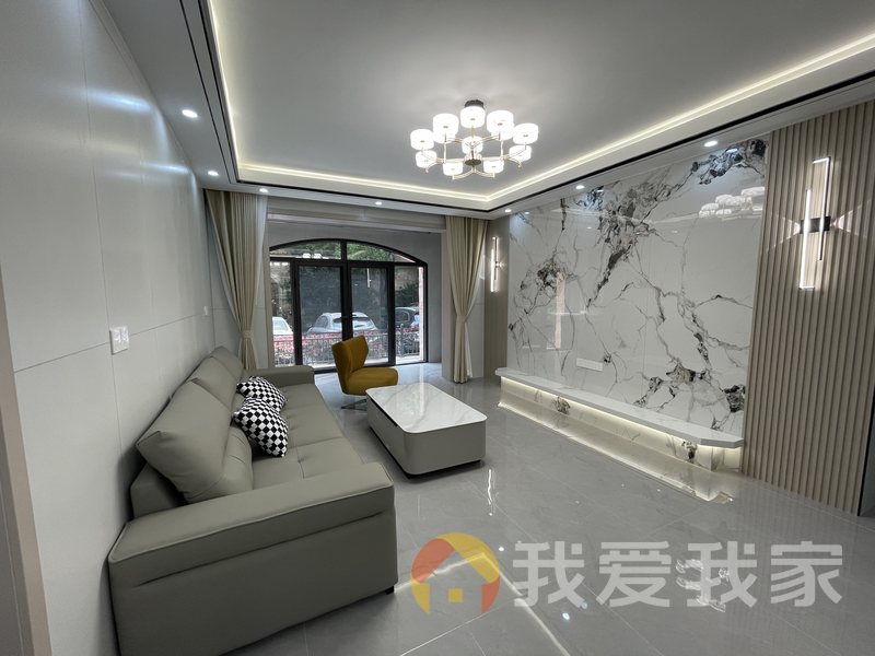 精装修 带院子 地段好  好停车 管理好 购物方便