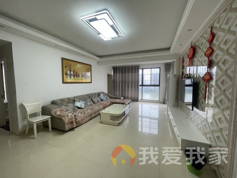 正荣大湖之都天镜 南北通透，采光好 装修好，环镜优美 近地铁 周边匹套完善，，出行方便