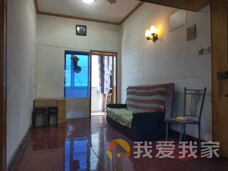 青山南路油脂化工厂宿舍 南北通透，采光好 近地铁 中间楼层