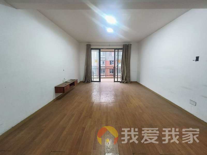 红谷春晖园 南北通透，采光好 装修好，环镜优美 近地铁 视野好，诚心出售