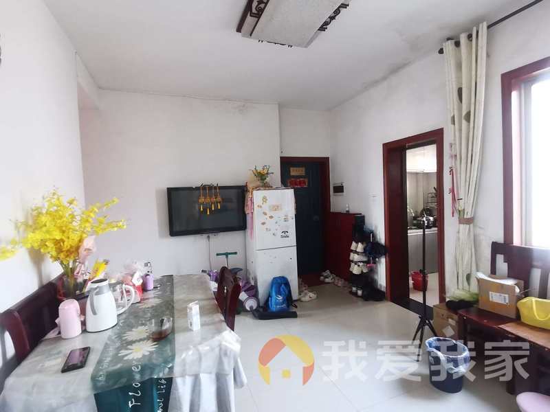 京东小区C区 南北通透，采光好 装修好，环镜优美 近地铁 视野好，诚心出售