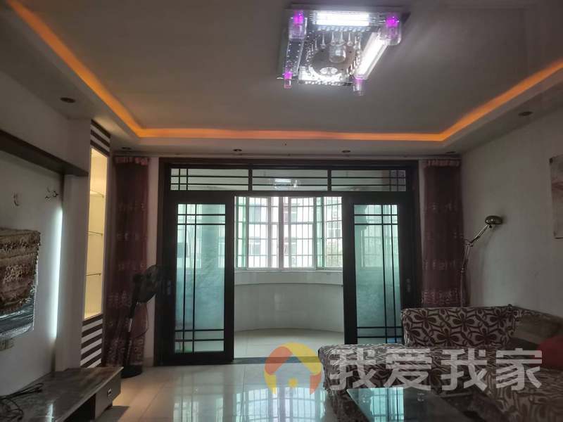 青云小区（昌南大市场） 南北通透，采光好 装修好，环镜优美 视野好，诚心出售