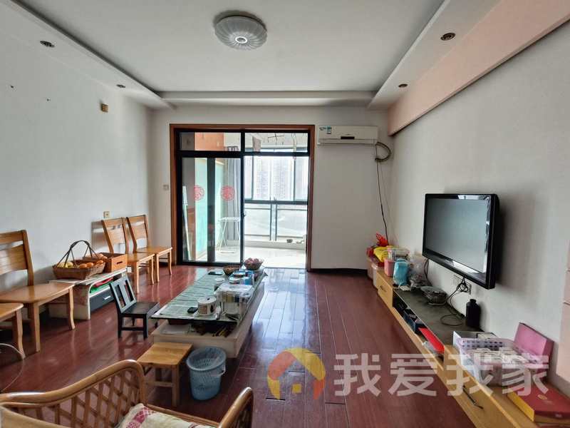 丰和新城一期 南北通透，采光好 装修好，环镜优美 近地铁 中间楼层
