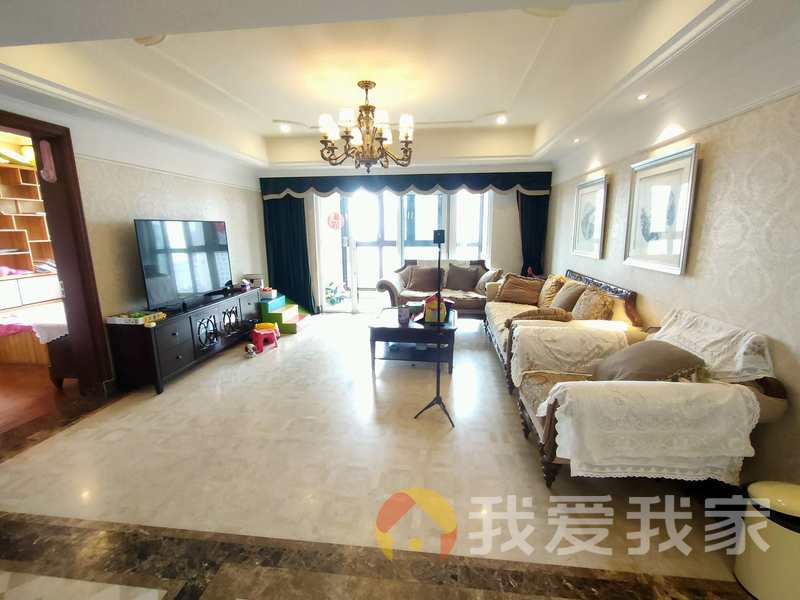南昌我爱我家新地阿尔法 南北通透，采光好 装修好，环镜优美 视野好，诚心出售