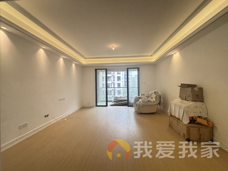 恒茂未来都会花园E区 南北通透，采光好 装修好，环镜优美 中间楼层