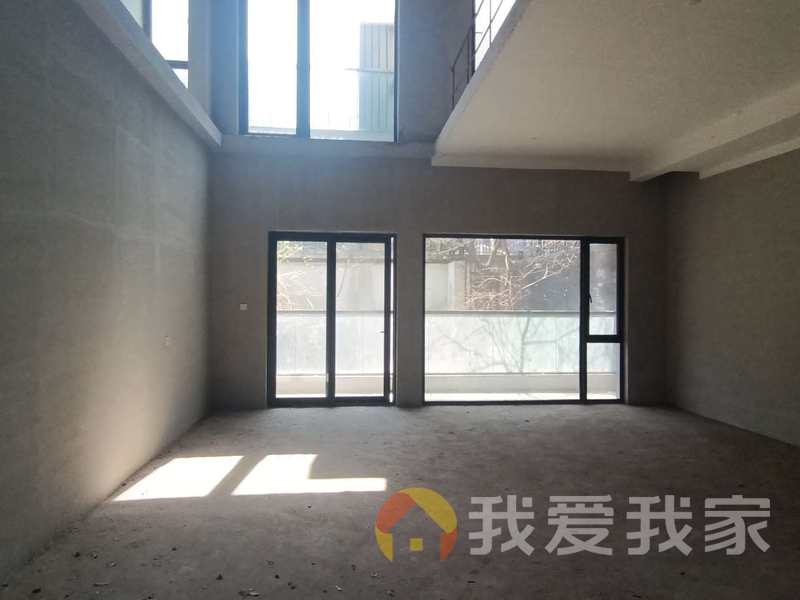 南昌我爱我家万科青山湖名邸 南北通透，采光好 视野好，诚心出售