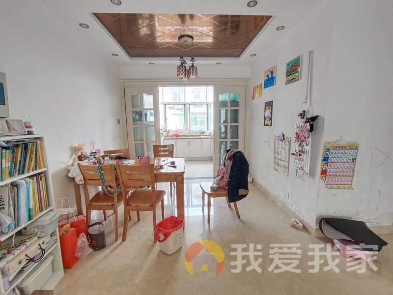 南昌我爱我家东方塞纳 南北通透，采光好 装修好，环镜优美 近地铁 视野好，诚心出售
