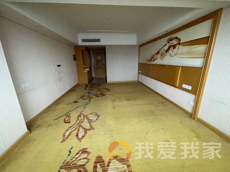 名爵馆(五湖公寓) 南北通透，采光好 装修好，环镜优美 近地铁 中间楼层