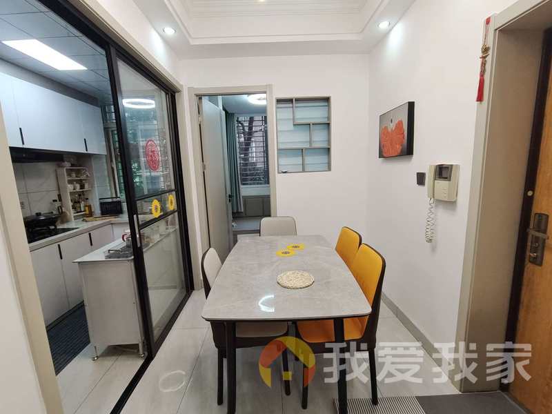 南昌我爱我家东方塞纳 南北通透，采光好 装修好，环镜优美 近地铁 视野好，诚心出售