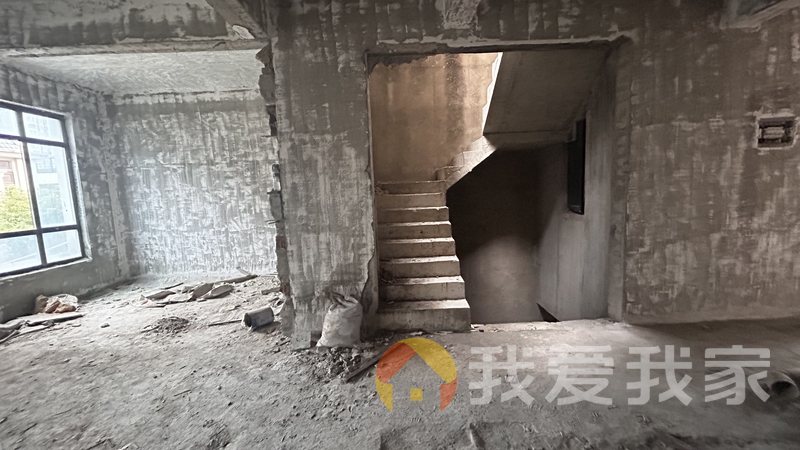 南昌我爱我家中海朝阳郡二期铂宫 南北通透，采光好 视野好，诚心出售