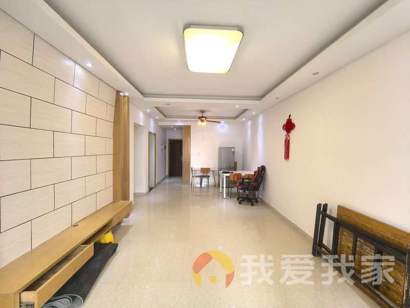 南昌我爱我家华南城一期九珑府 南北通透，采光好 装修好，环镜优美 周边匹套完善，，出行方便