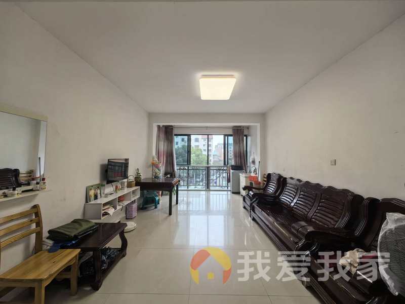 恒达花园 南北通透，采光好 装修好，环镜优美 近地铁 中间楼层
