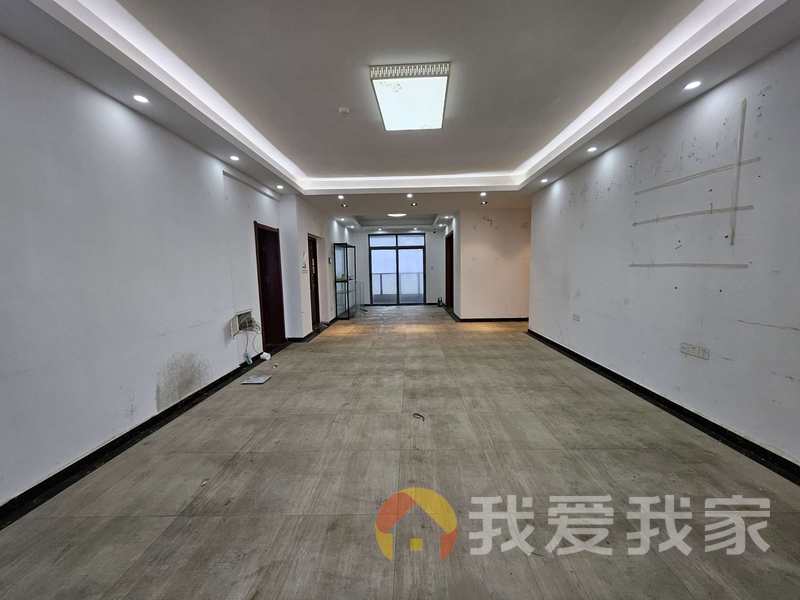 南昌我爱我家地铁一号线站口铜锣湾商圈万科锦天盛世旁