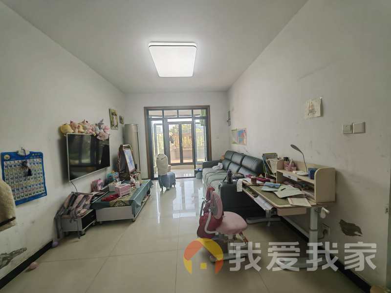 龙湾国际花园 南北通透，采光好 装修好，环镜优美 周边匹套完善，，出行方便