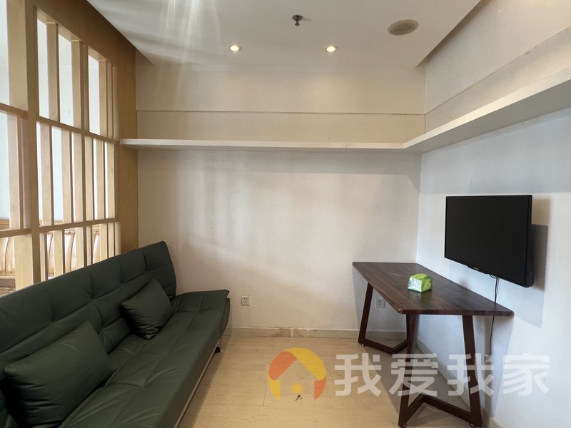 天御国际 南北通透，采光好 装修好，环镜优美 中间楼层