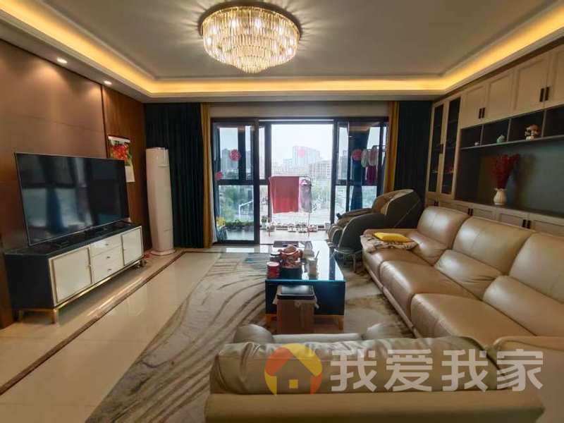南昌我爱我家绿地中央公园（马兰华苑） 南北通透，采光好 装修好，环镜优美 周边匹套完善，，出行方便
