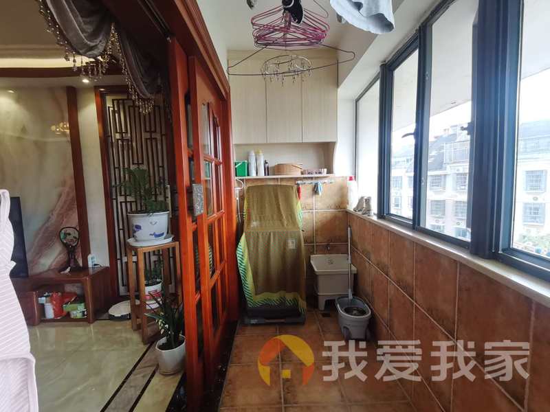 南昌我爱我家城投康泽园复式上下两层，拎包入住。