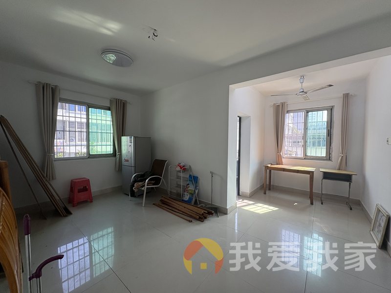 北京东路435号防疫站宿舍 南北通透，采光好 装修好，环镜优美 近地铁 中间楼层