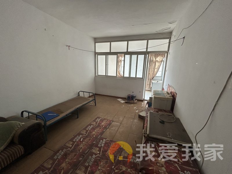 新建区建设路 南北通透，采光好 中间楼层