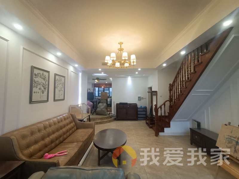 南昌我爱我家联泰香域滨江 南北通透，采光好 装修好，环镜优美 近地铁 视野好，诚心出售