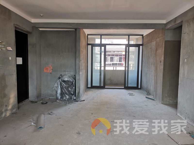 南昌我爱我家国贸春天 南北通透，采光好 视野好，诚心出售