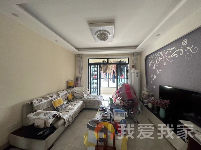 南昌我爱我家绿地外滩公馆 南北通透，采光好 装修好，环镜优美 近地铁 中间楼层